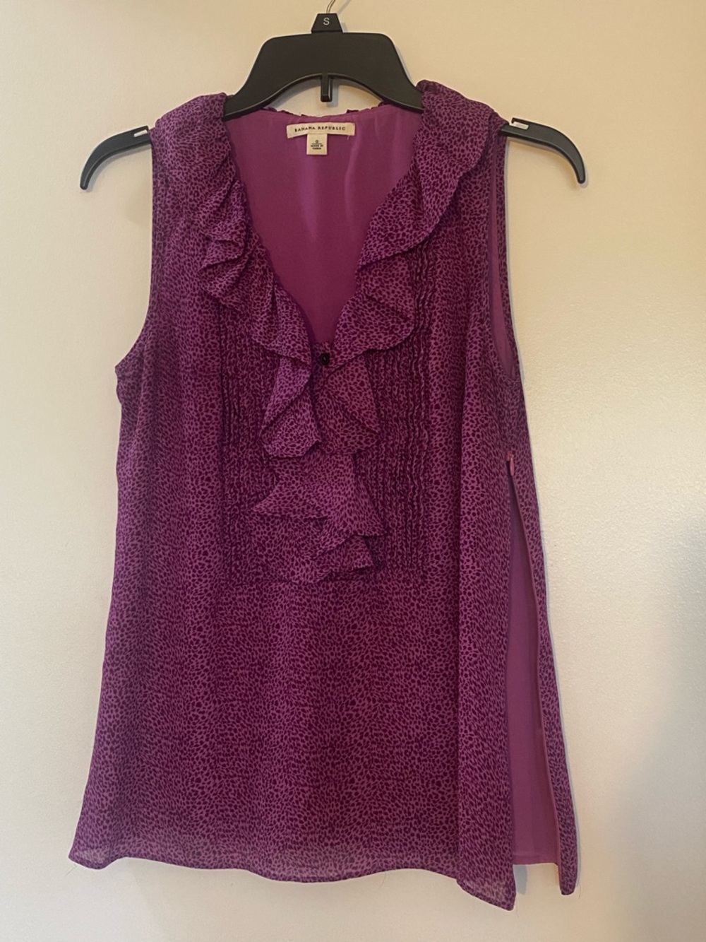 Gorgeous purple sleeveless blouse